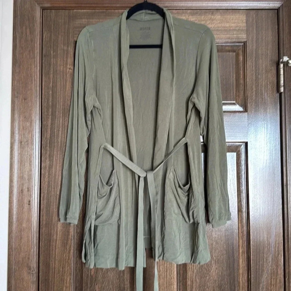 Duluth Trading Company - green cardigan, small. EUC - Picture 6 of 7